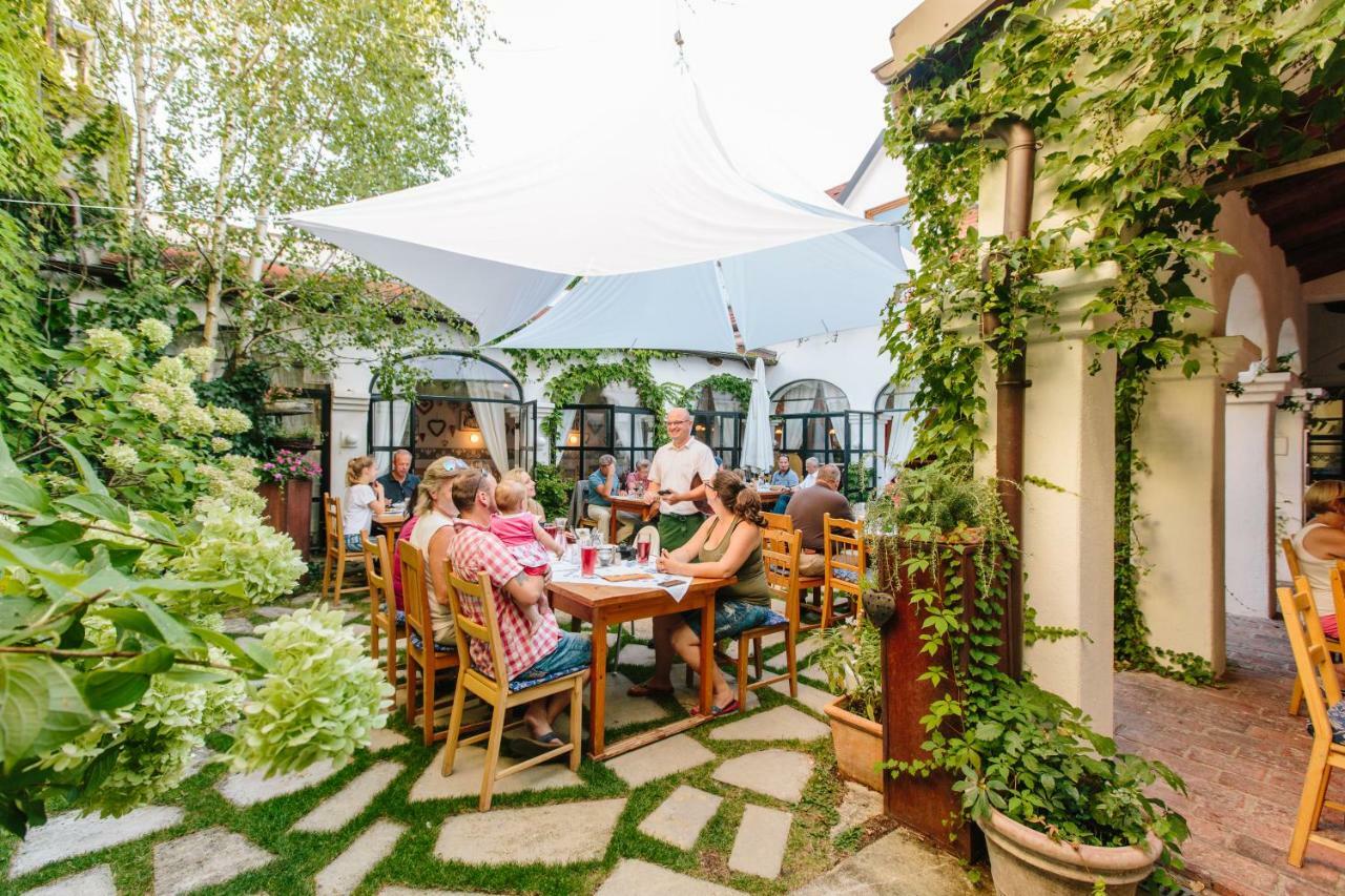 Oleander Romantik Zimmer Trausdorf an der Wulka Eksteriør billede